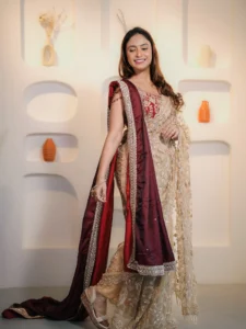 Sayali Deodhar Mother Name 